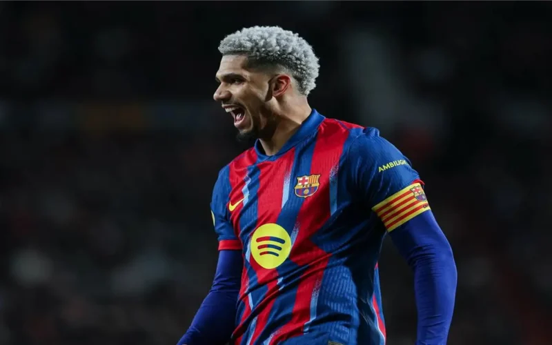 أراوخو يختار أفضل مباراة له بعد وصوله إلى 200 مشاركة مع برشلونة